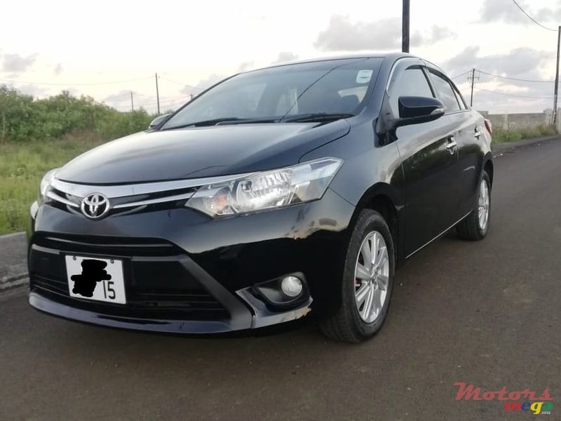 2015' Toyota Yaris automatic photo #1