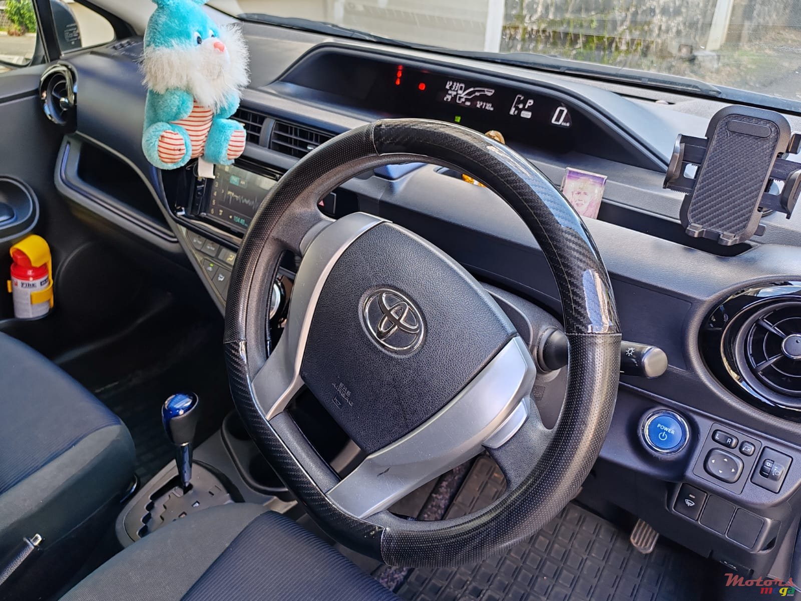 2016' Toyota Aqua photo #3