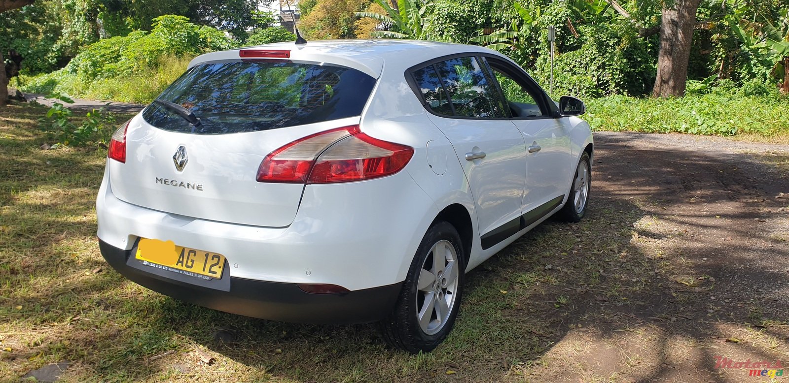 2012' Renault Megane photo #3