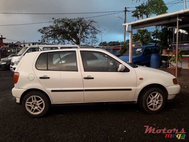 1999' Volkswagen Polo photo #4