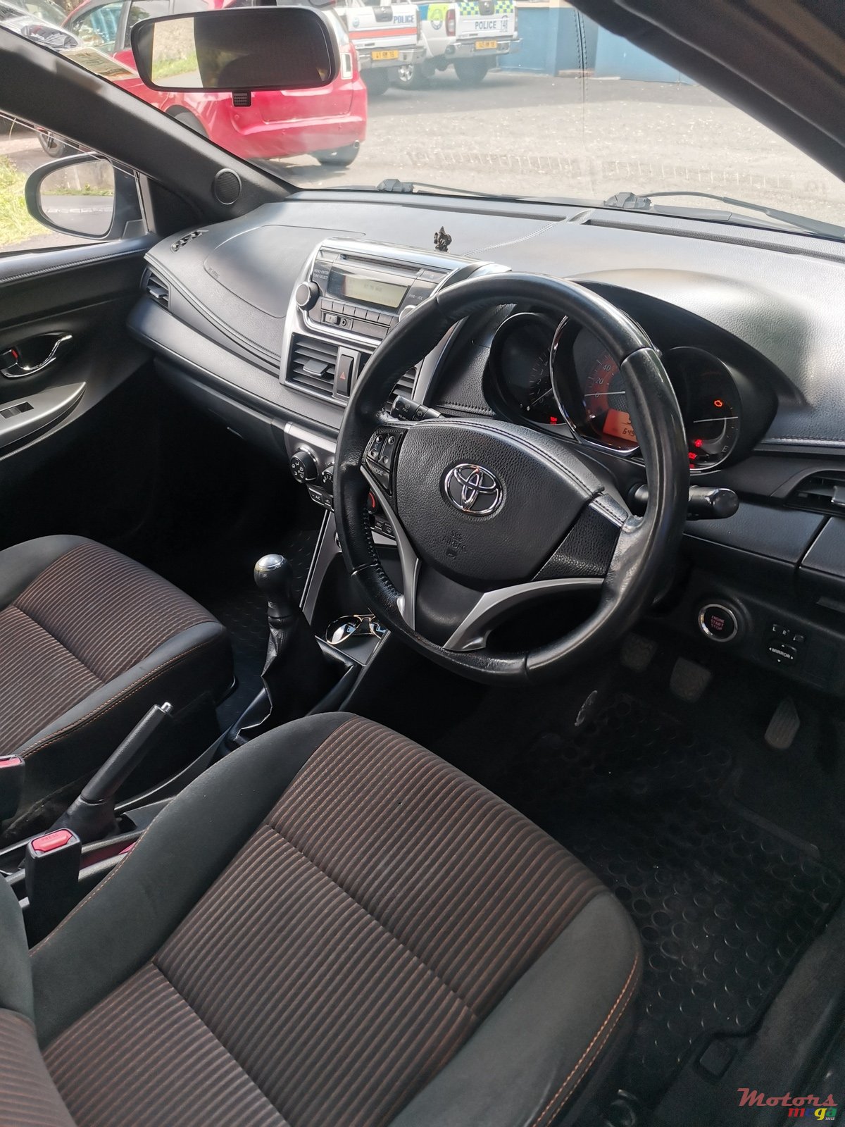 2015' Toyota Yaris Grade G photo #1