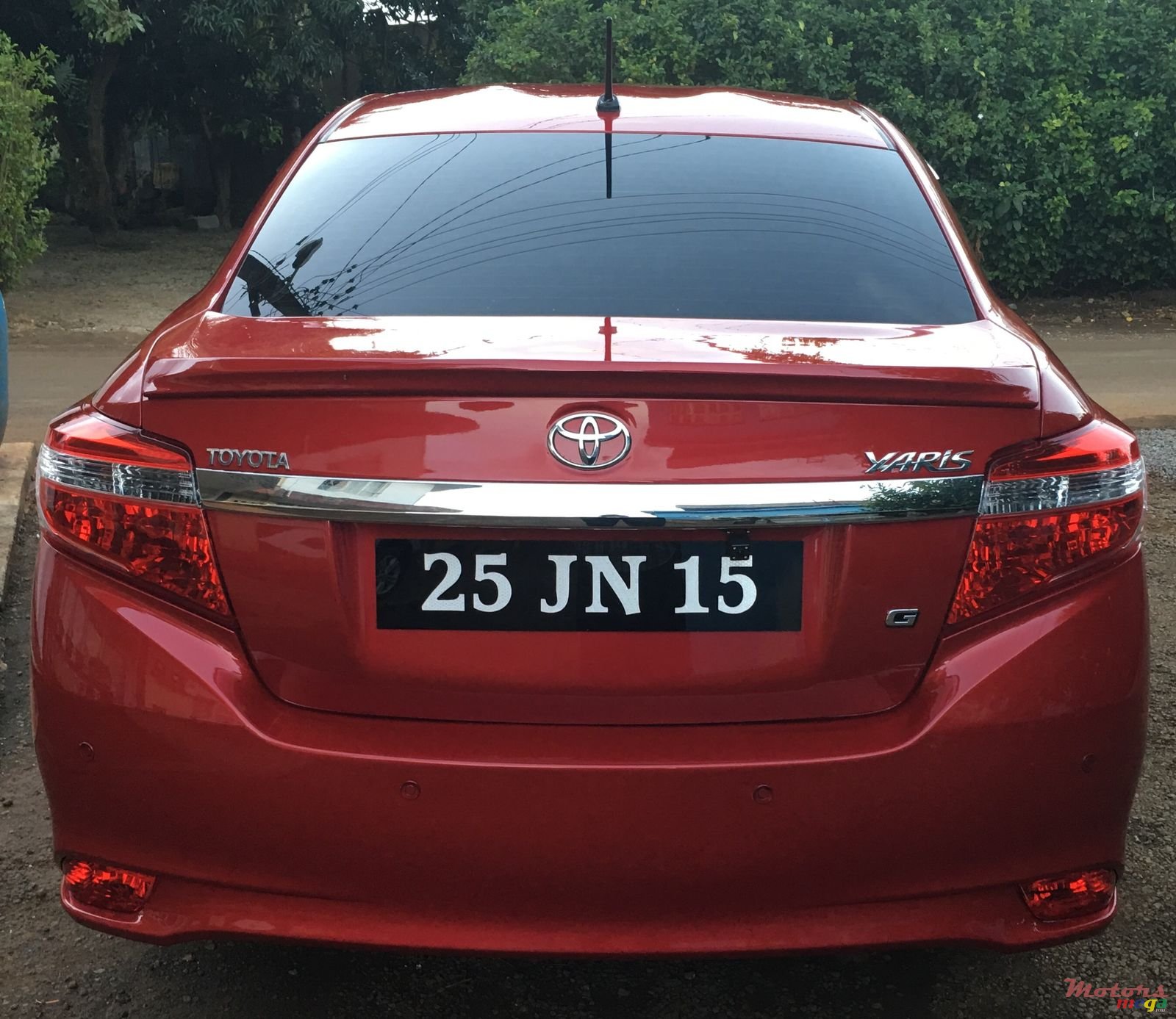 2015' Toyota Yaris photo #3