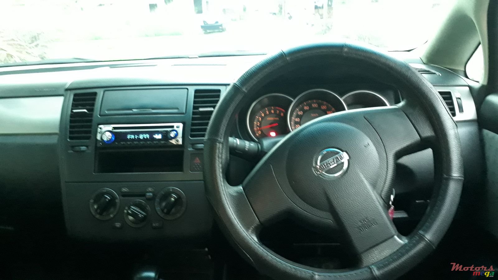 2008' Nissan Tiida photo #3