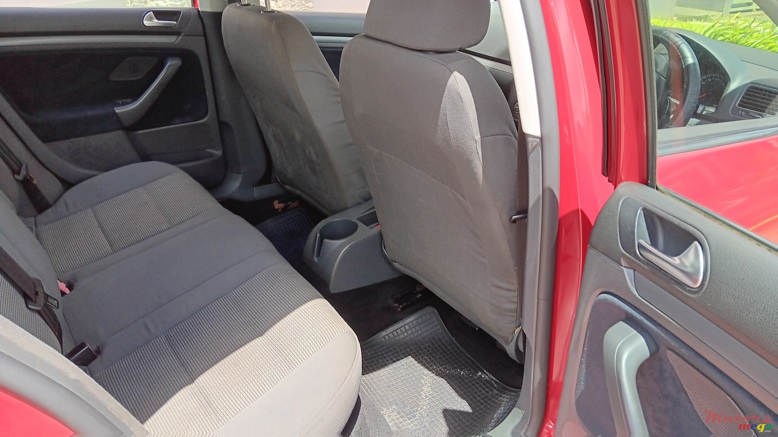 2009' Volkswagen Jetta photo #4