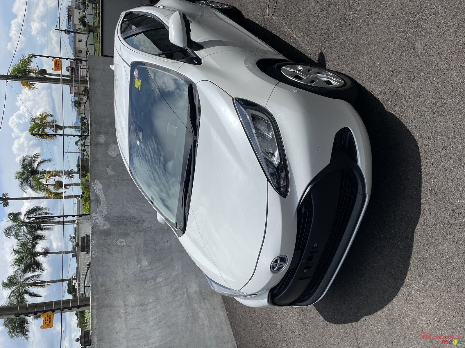 2021' Toyota Aqua photo #2