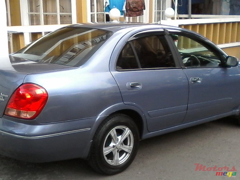 2004' Nissan Sunny photo #2