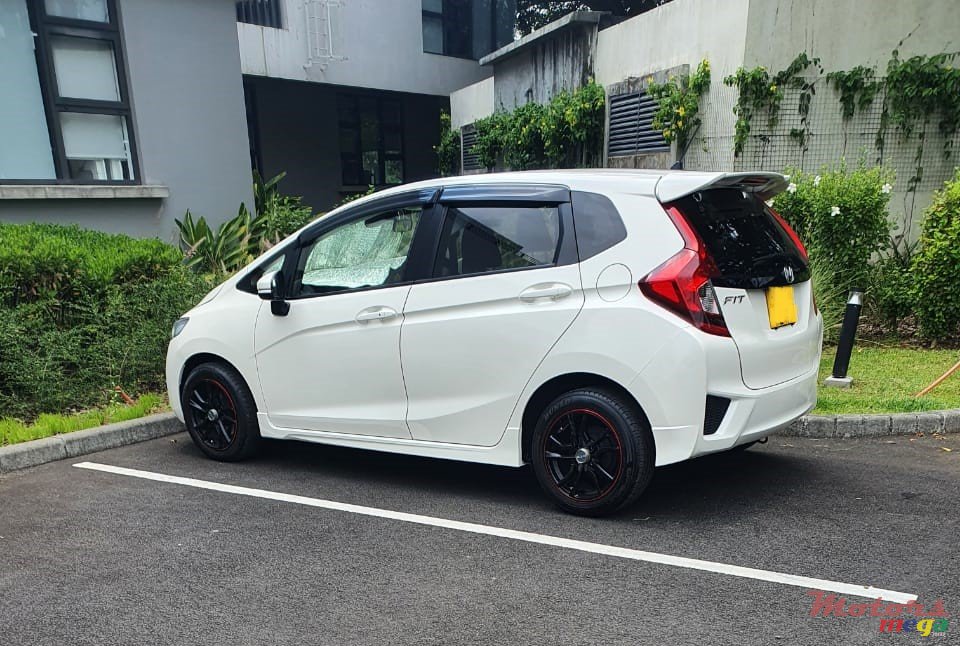 2016' Honda Fit photo #1