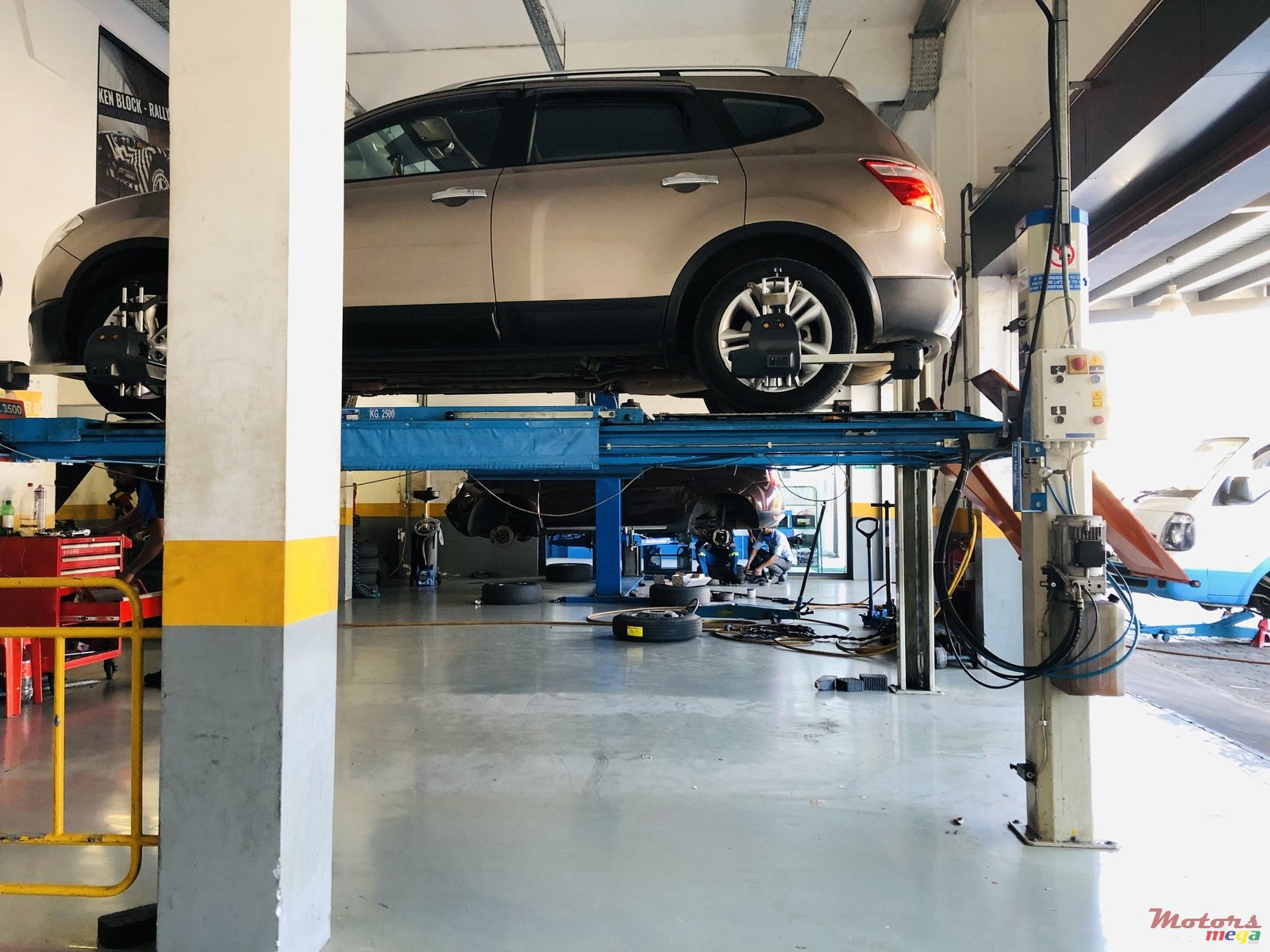 2010' Nissan Qashqai+2 photo #7