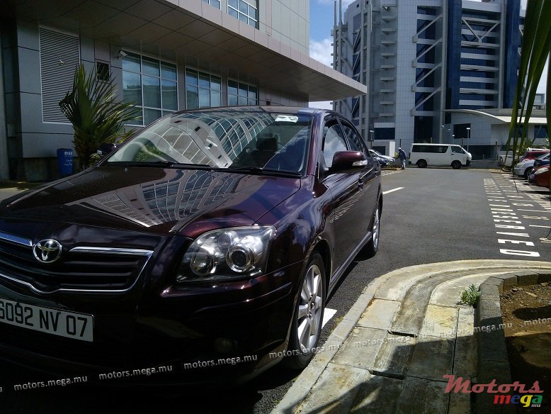 2007' Toyota Avensis photo #1