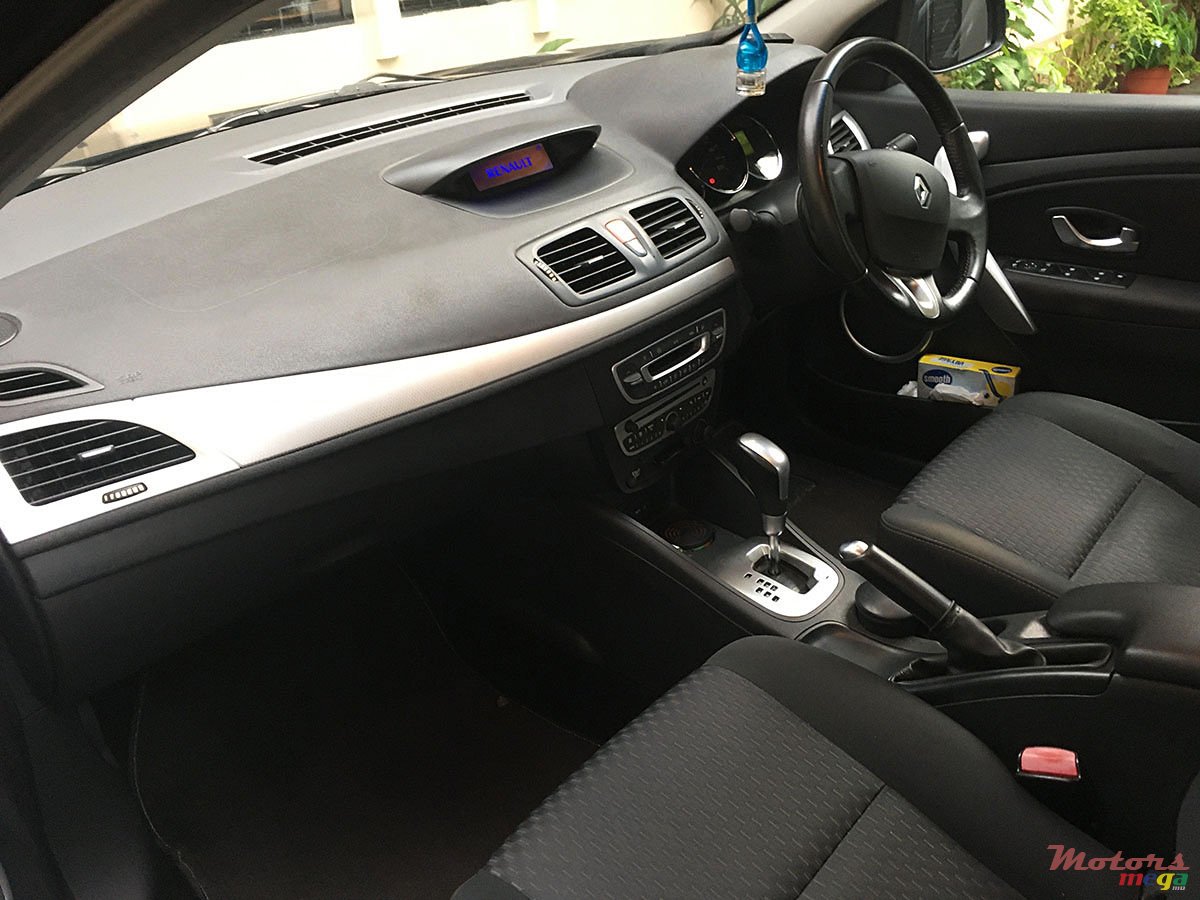 2013' Renault Fluence photo #4