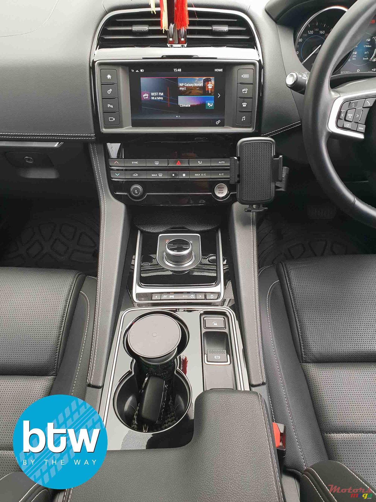 2017' Jaguar F-Type photo #5