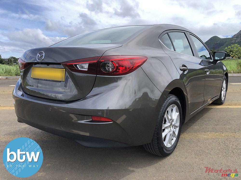2018' Mazda 3 photo #3