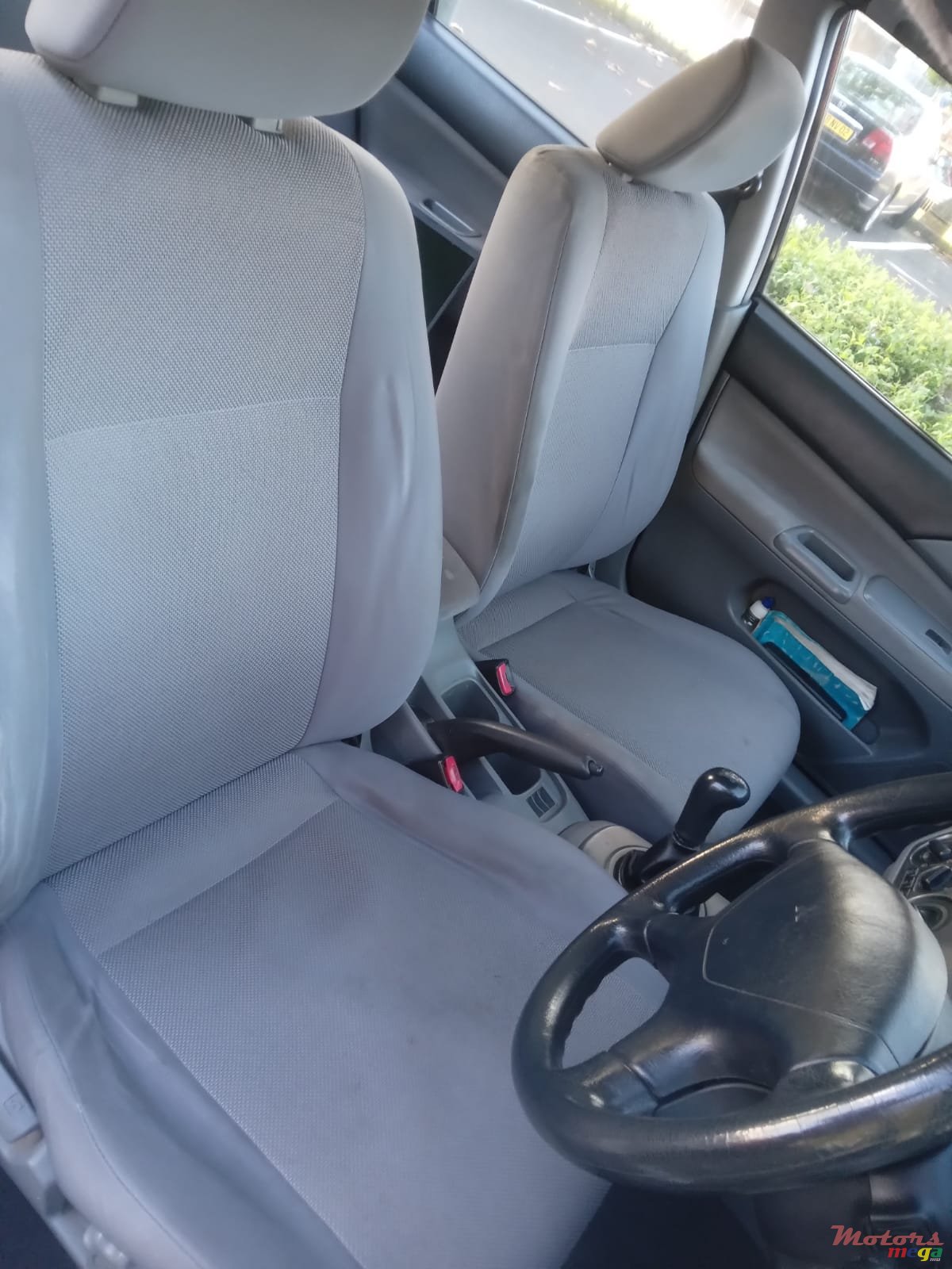 2010' Mitsubishi Lancer photo #1