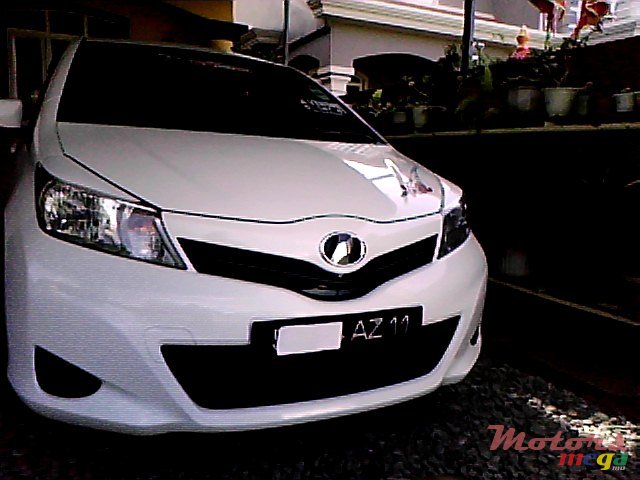 2011' Toyota Vitz photo #1