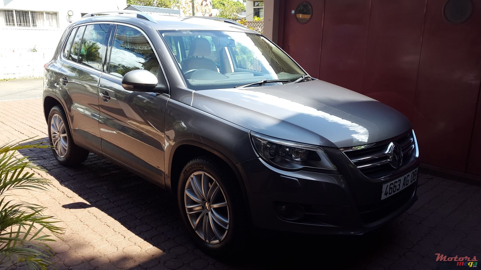 2008' Volkswagen Tiguan photo #5