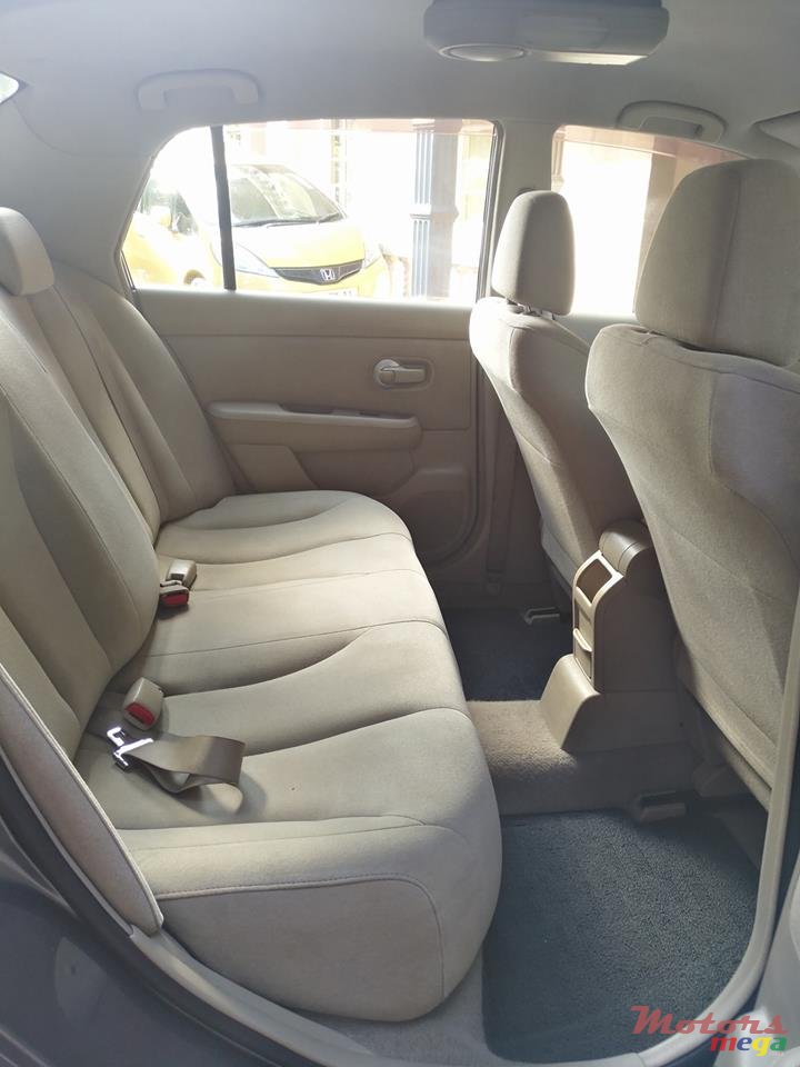 2006' Nissan Tiida Latio photo #4