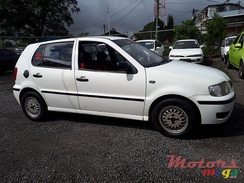 2001' Volkswagen Polo photo #3
