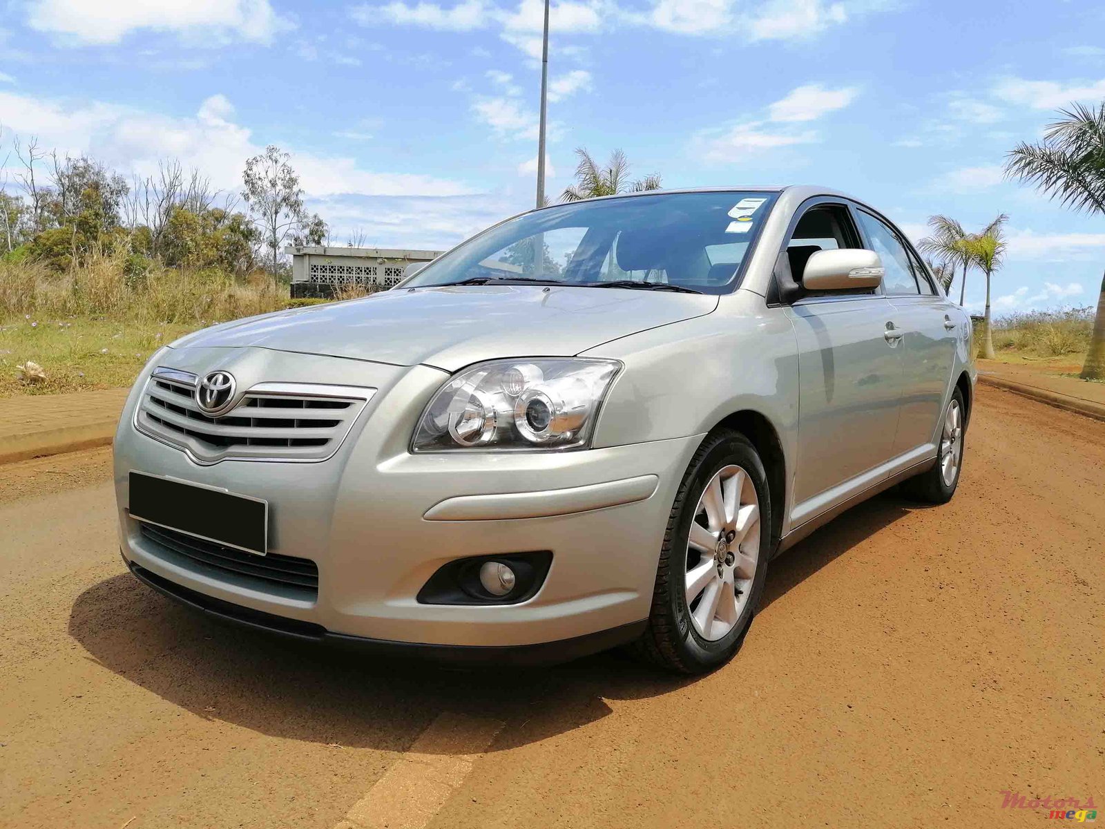 2007' Toyota Avensis photo #1