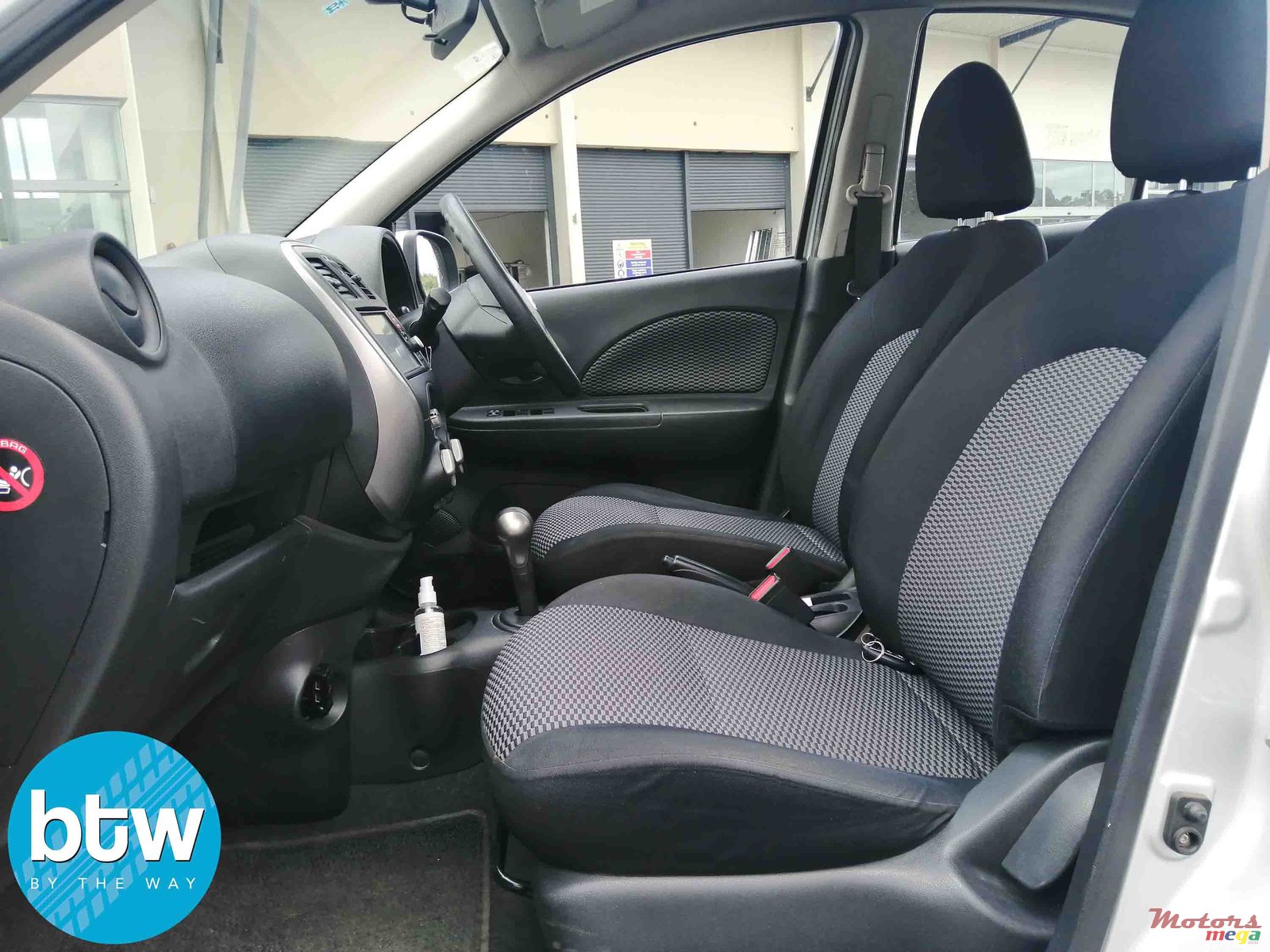 2014' Nissan March photo #5