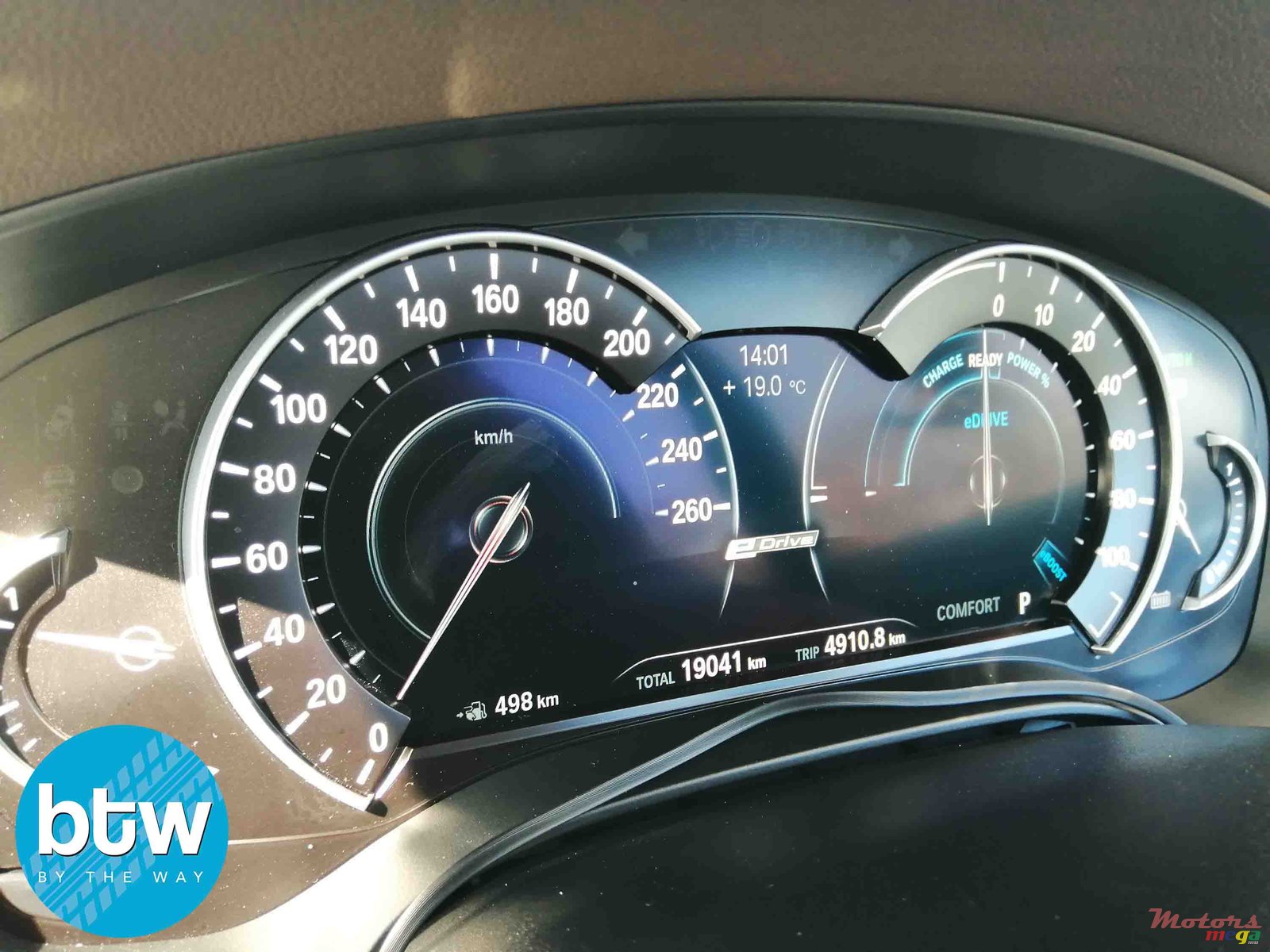 2020' BMW 530 photo #7