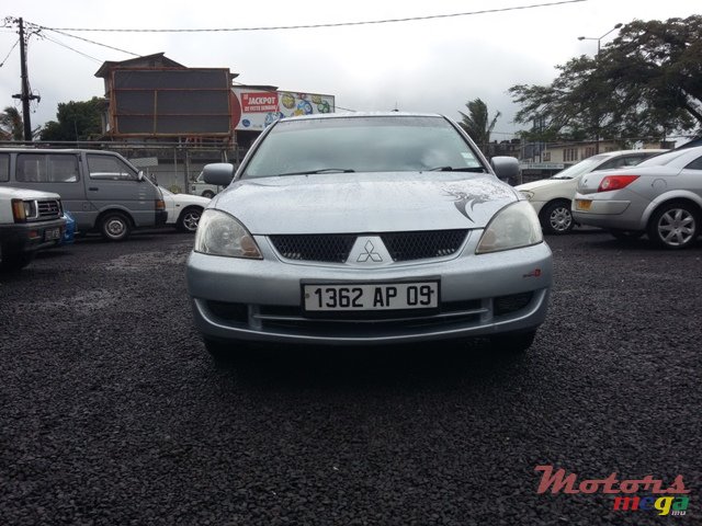 2009' Mitsubishi photo #4