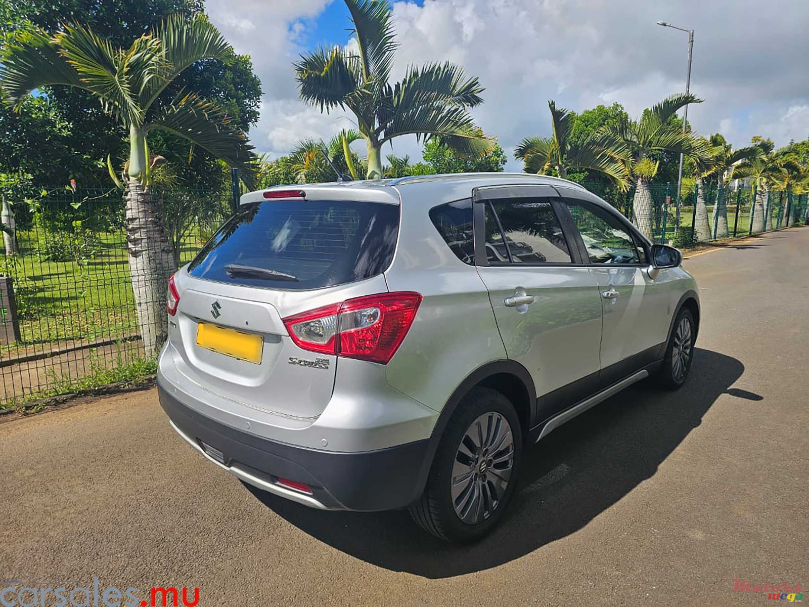 2015' Suzuki SX4 S-Cross 1.6 photo #4