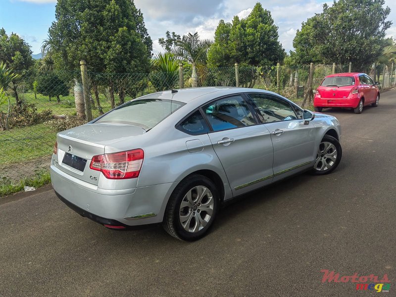 2009' Citroen C5 photo #4