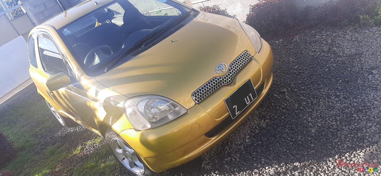 2001' Toyota Vitz photo #7