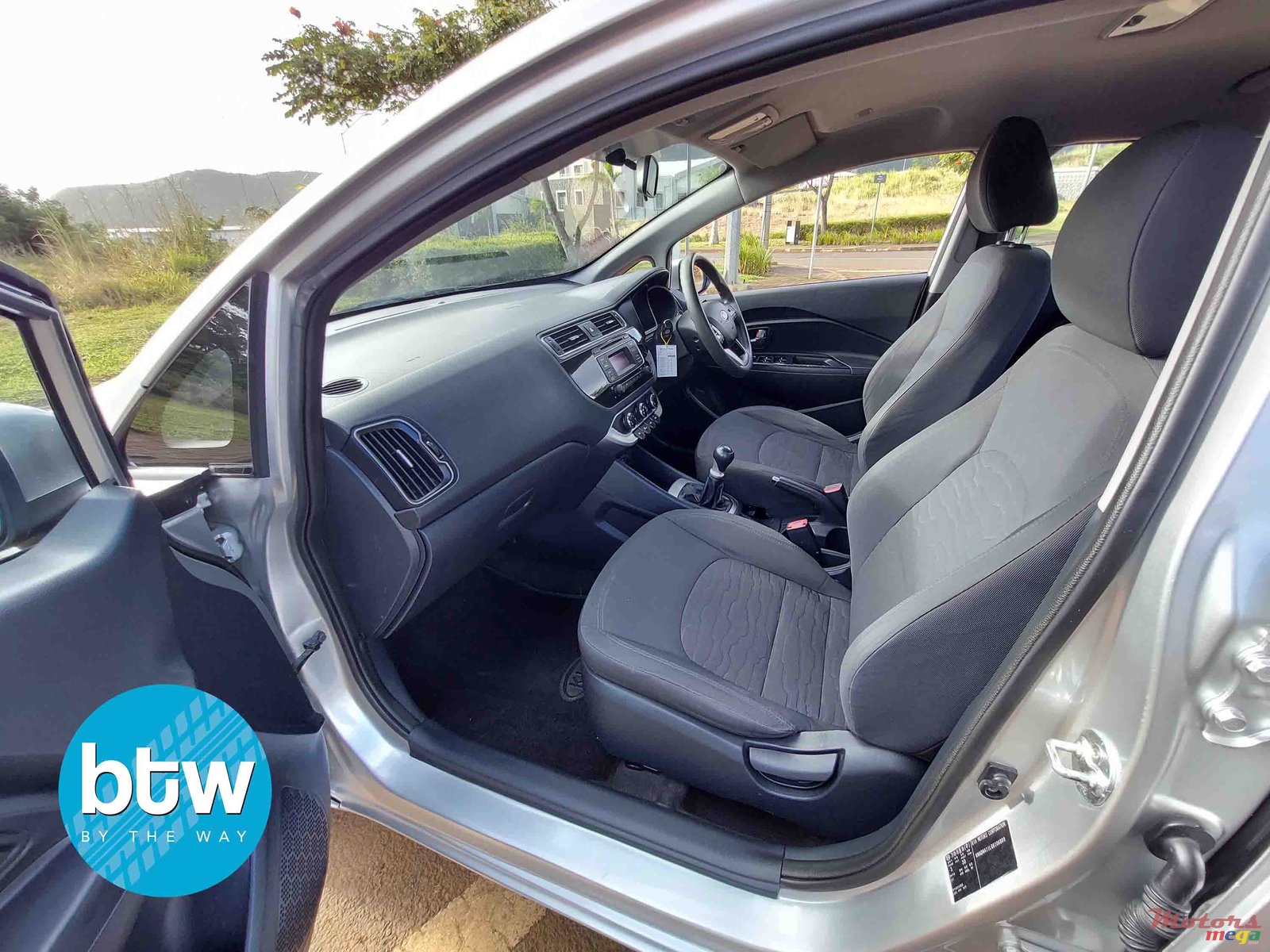 2017' Kia Rio photo #4