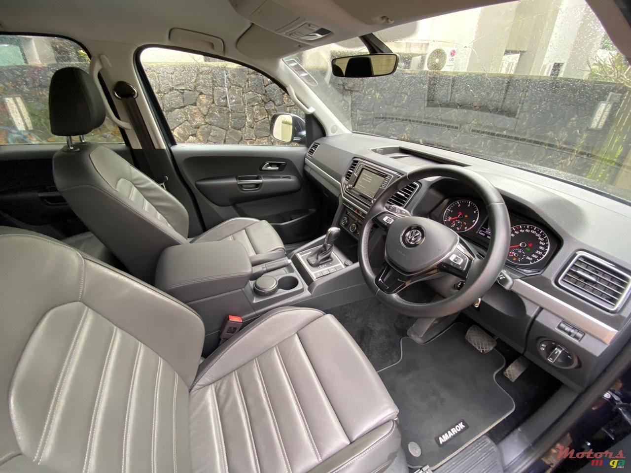 2019' Volkswagen Amarok V6 4Motion photo #3