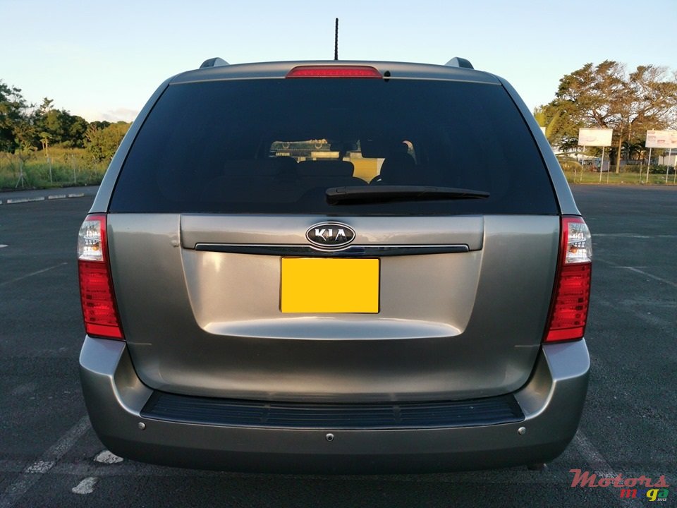 2010' Kia Carnival photo #3