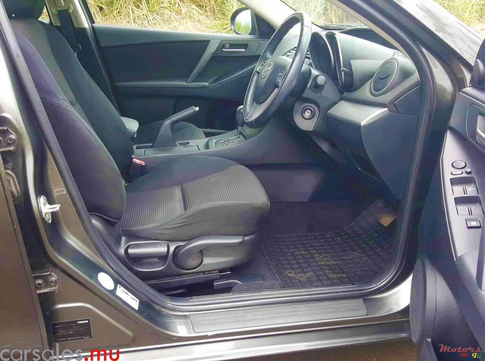 2012' Mazda 3 photo #5