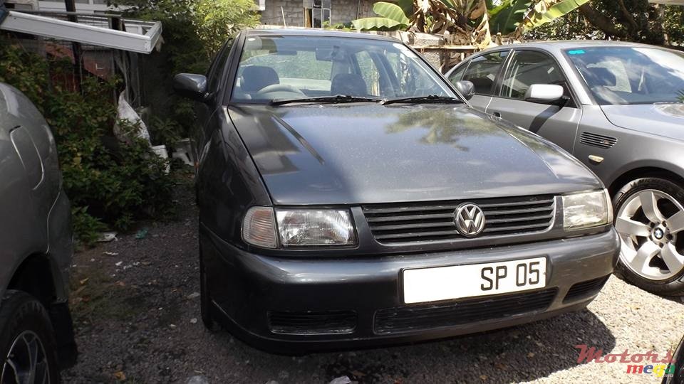2005' Volkswagen Polo Classic photo #1