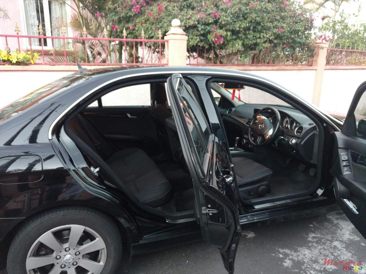 2011' Mercedes-Benz CL 180 photo #5