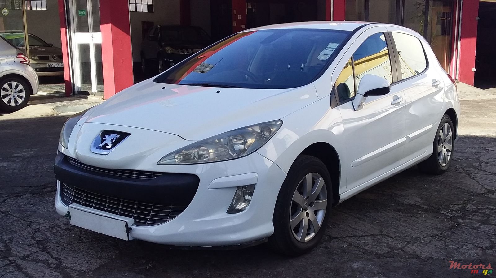 2009' Peugeot 308 photo #2