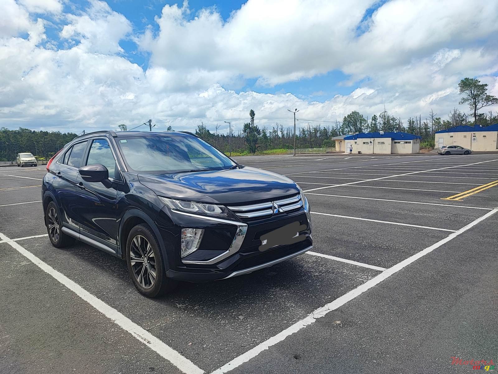 2019' Mitsubishi Eclipse Cross photo #2