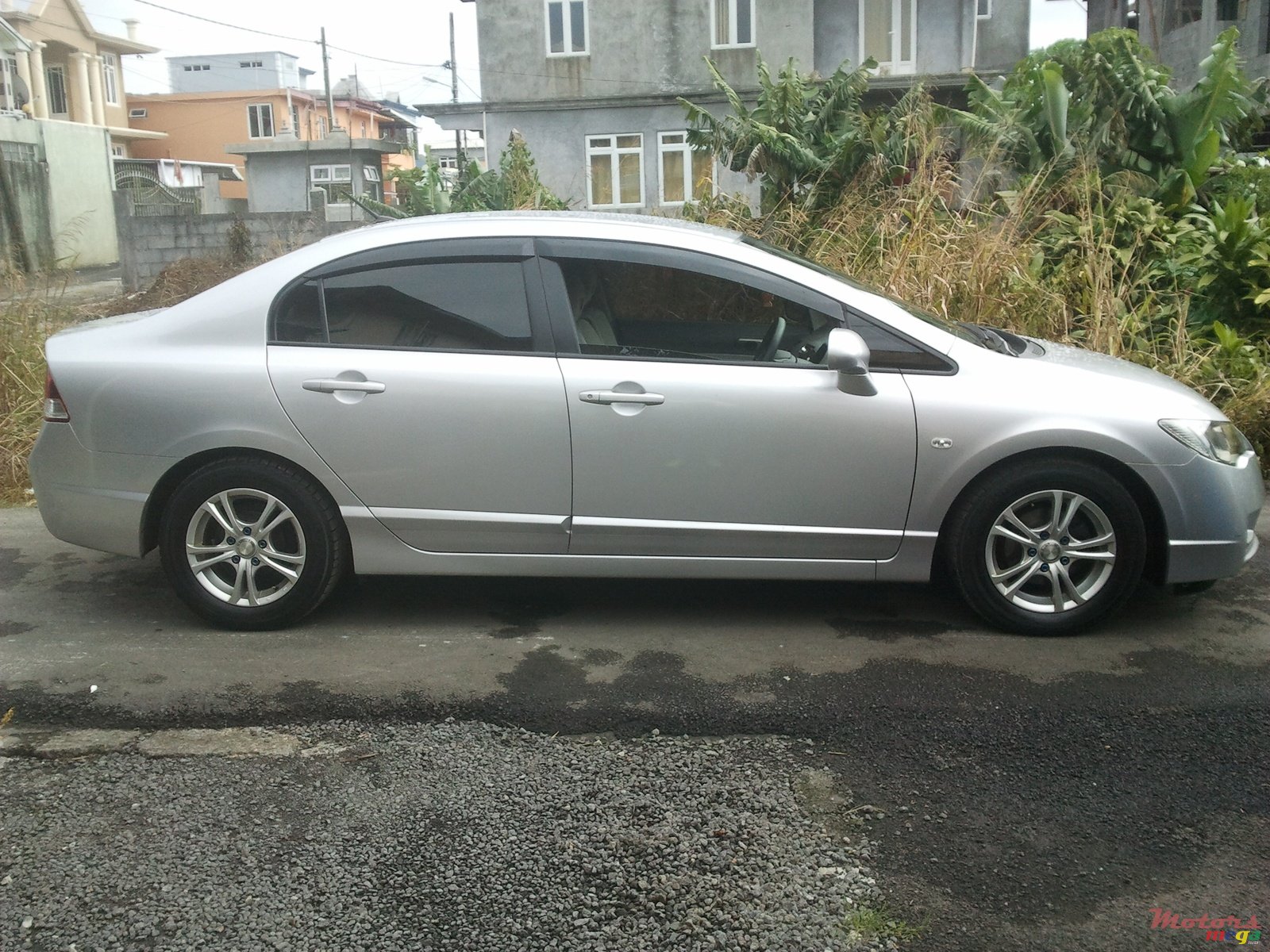 2011' Honda Civic Hybrid photo #1