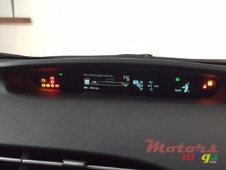2011' Toyota Prius photo #6