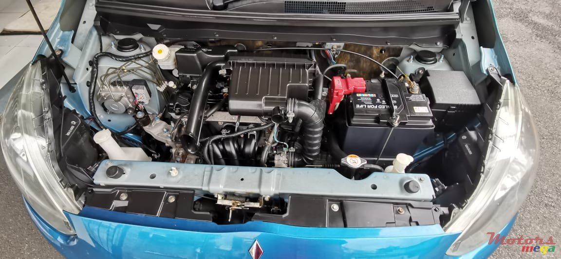 2014' Mitsubishi Mirage photo #4