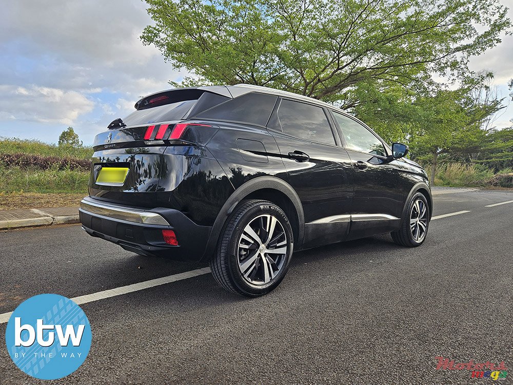 2020' Peugeot 3008 Allure photo #4