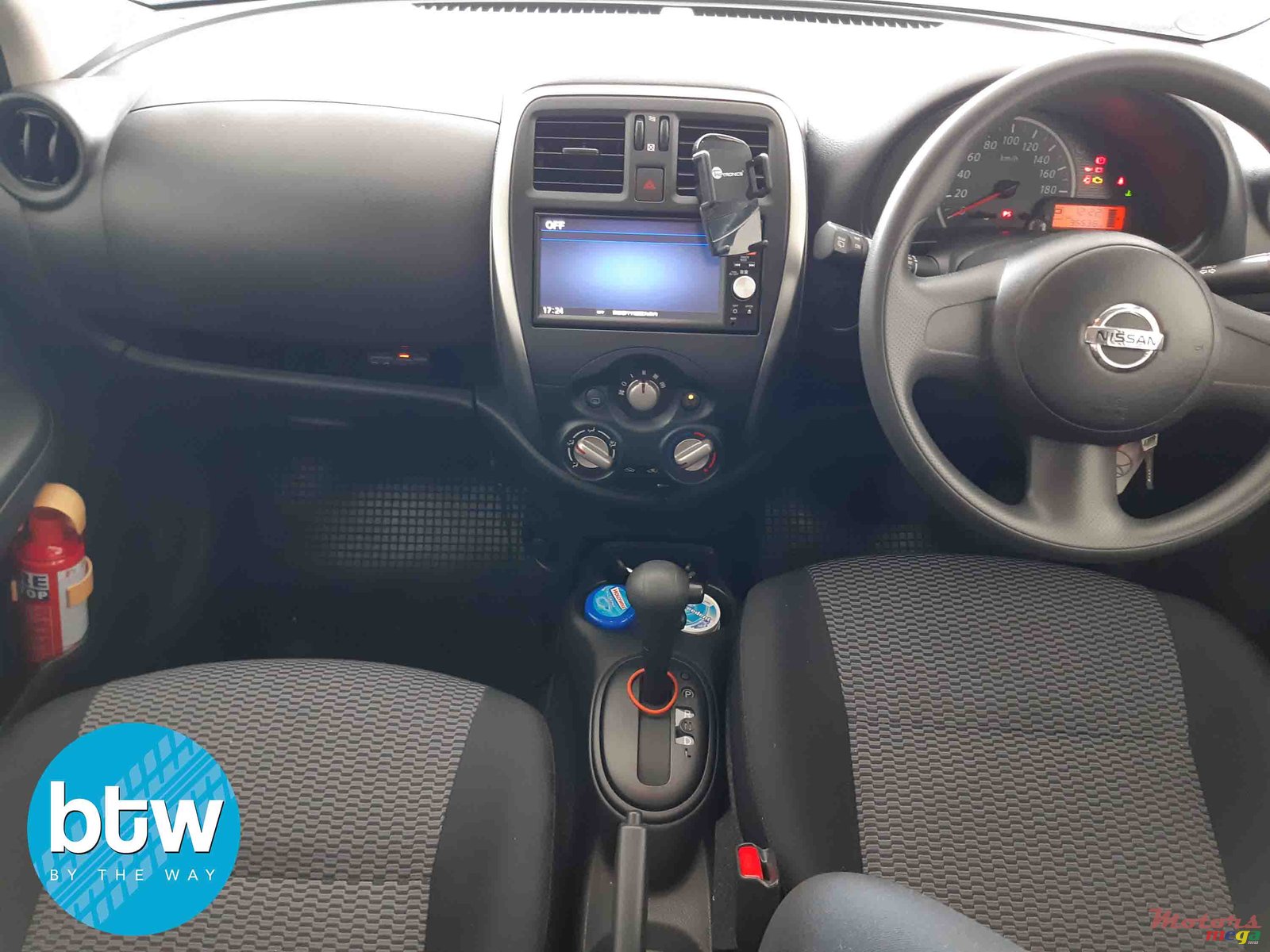 2016' Nissan March photo #6