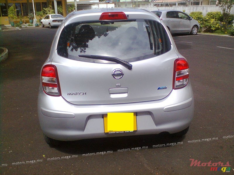 2011' Nissan photo #5