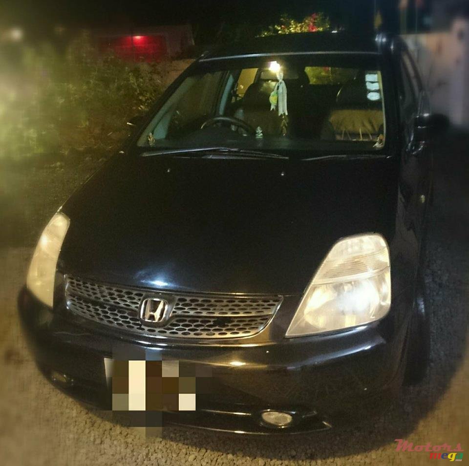 2002' Honda Stream photo #1