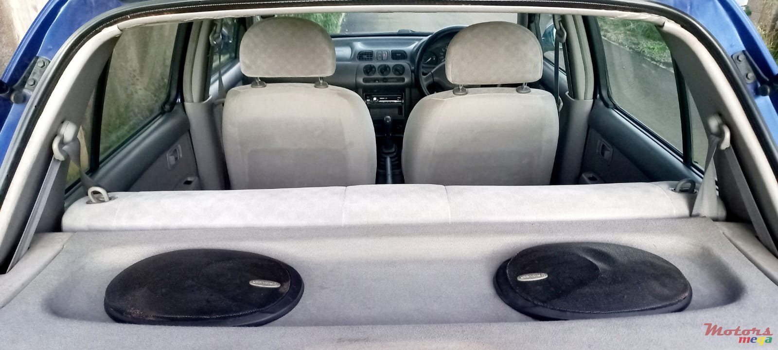 2001' Nissan photo #5