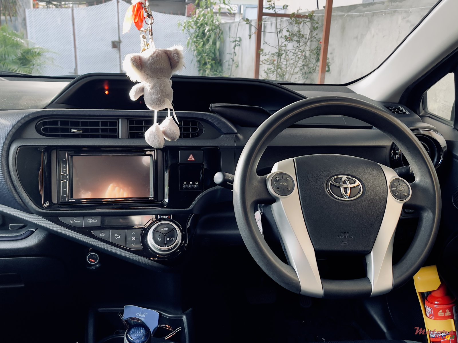 2016' Toyota Aqua photo #1