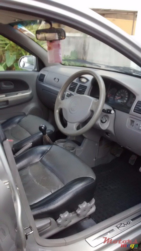 2005' Kia Rio photo #3