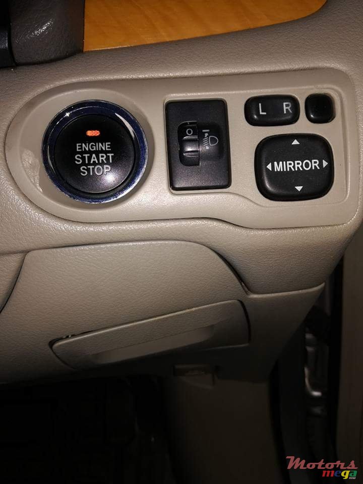 2008' Toyota Premio photo #2