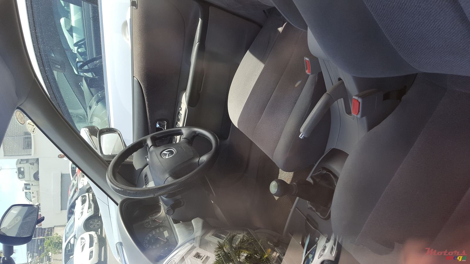 2004' Mazda 323 Glx photo #4