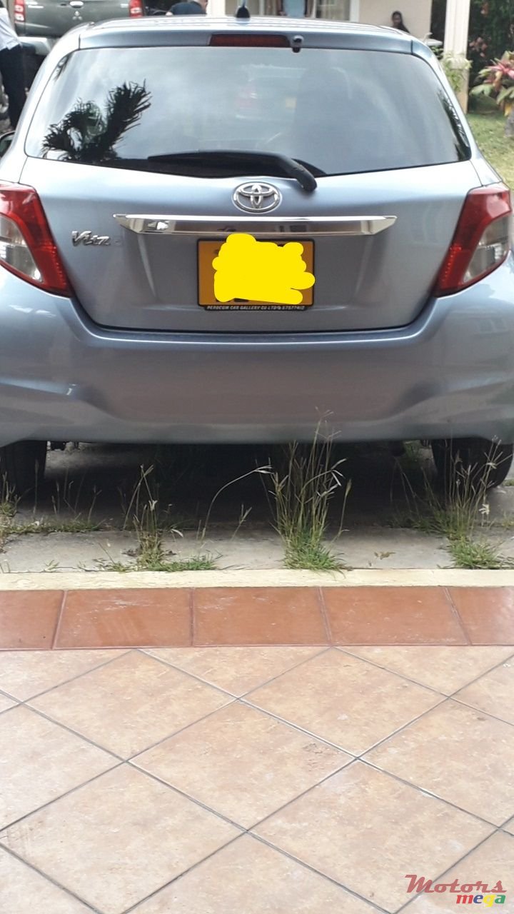2011' Toyota Vitz photo #3