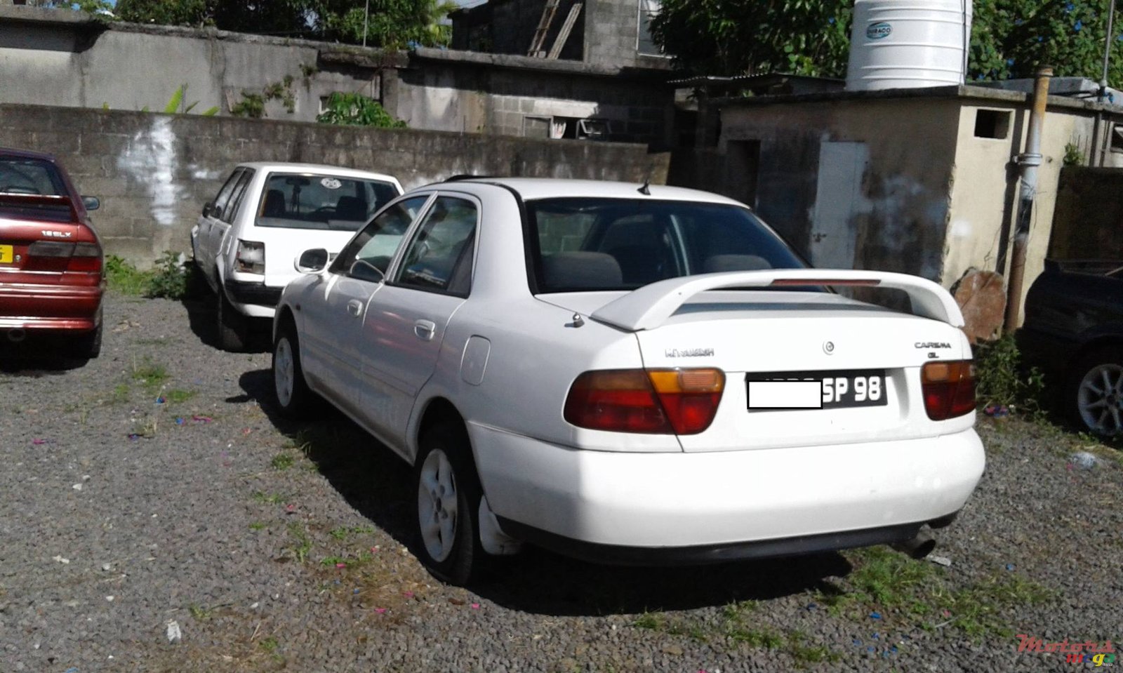 1998' Mitsubishi Carisma photo #2